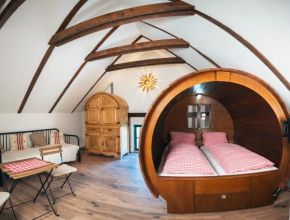 Weinfass Chalet Für 8 In Grub An Der March